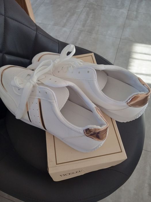 Białe adidasy roz.38