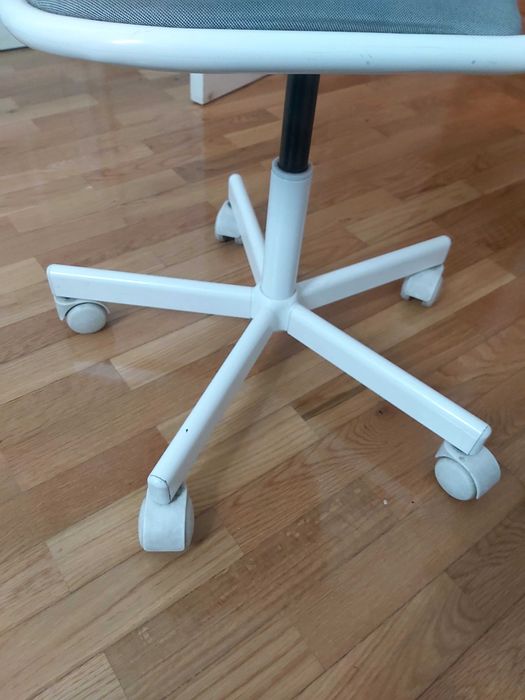 Cadeira secretária para criança IKEA