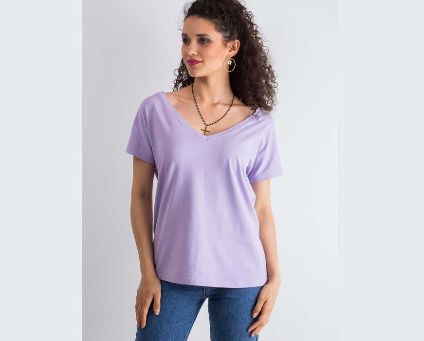 -> Jasnofioletowy t-shirt damski Emory – dekolt V –różne rozmiary – Marki: BASIC FEEL