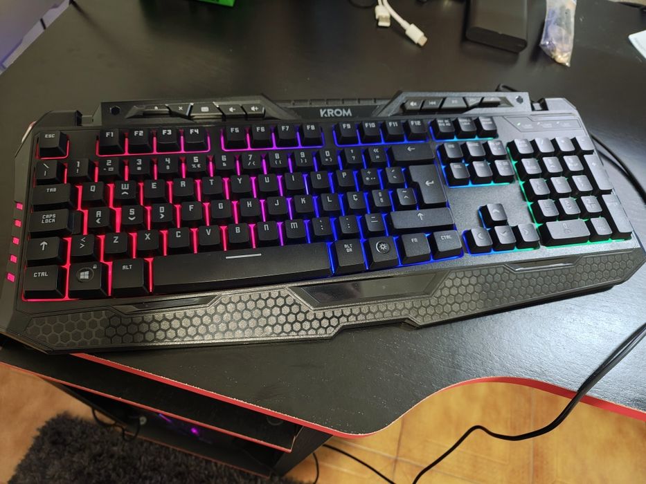 Vendo Rato e Teclado Gaming Krom Kritic