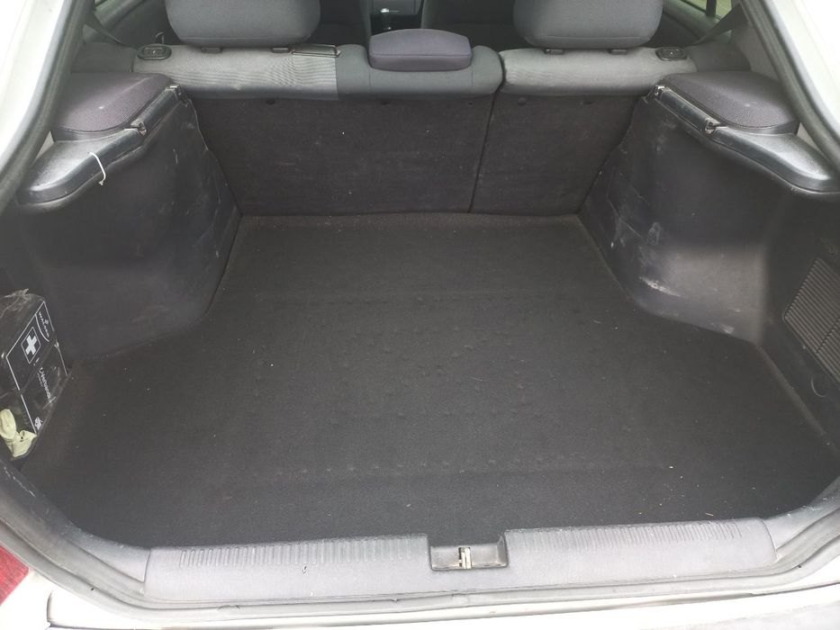 Mitsubishi Carisma 2003 1.6 бензин