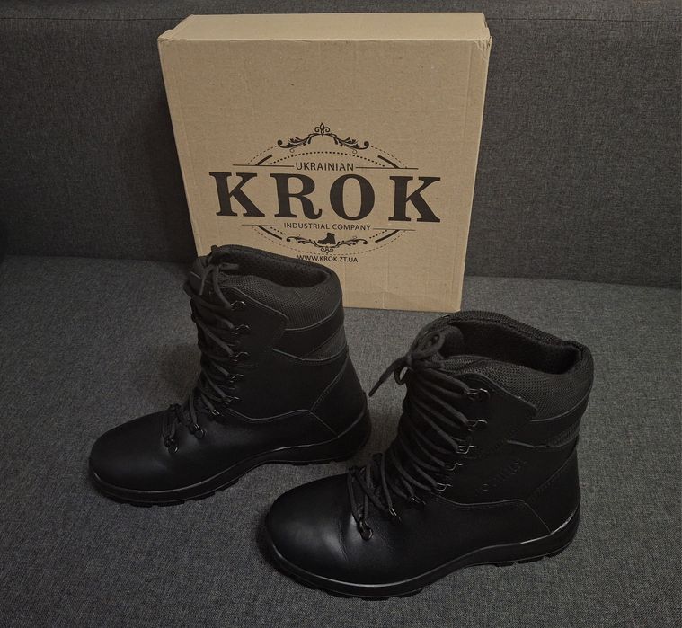 Черевики з високими берцями