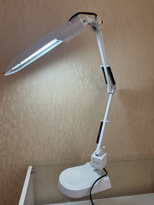 Настільна лампа