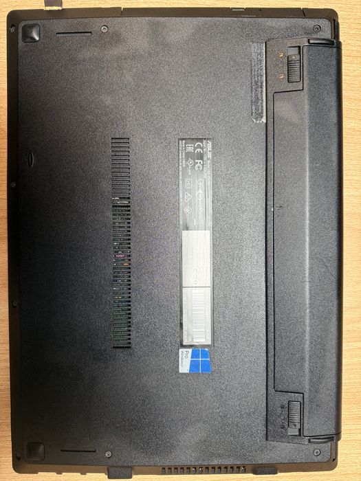 Computador portatil Asus  P2430U448057952583690241