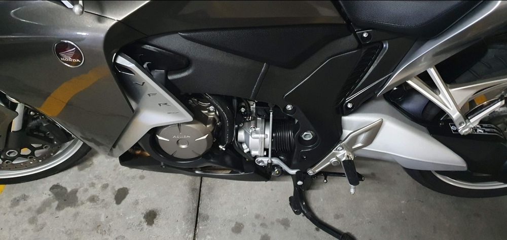 Honda VFR1200F 19.900 KMS