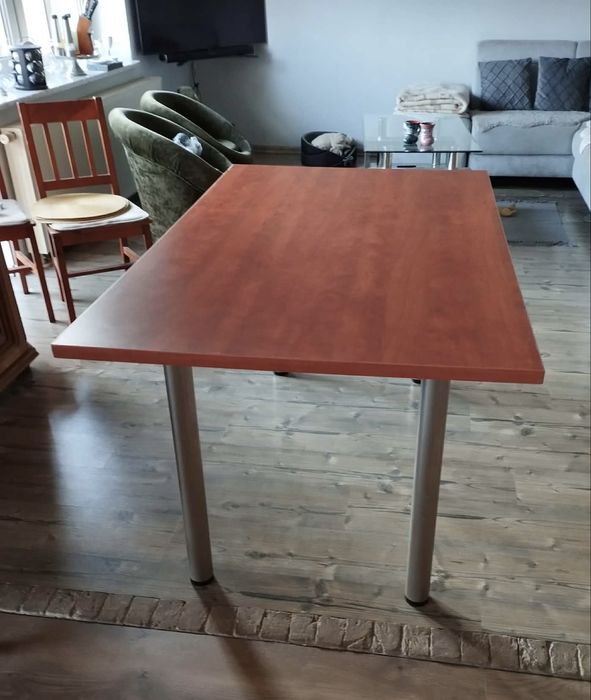 Stół do jadalni drewniany