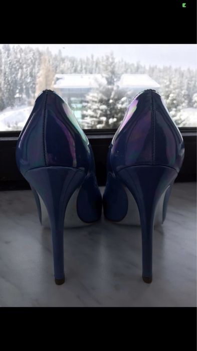 Perłowe niebieskie buty skórzane rozmiar 37/5 firmy Simple