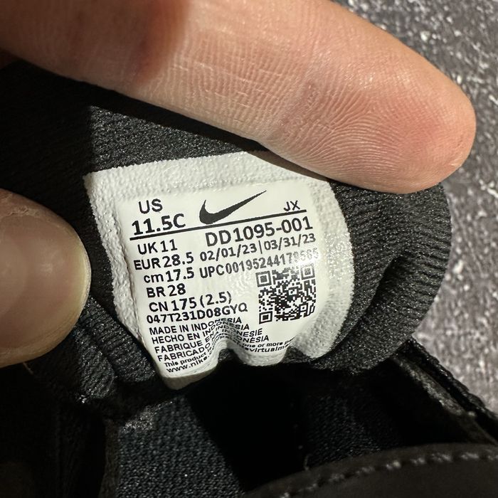 Дитячі легенькі кросівки Nike Revolution 28.5/18 cm