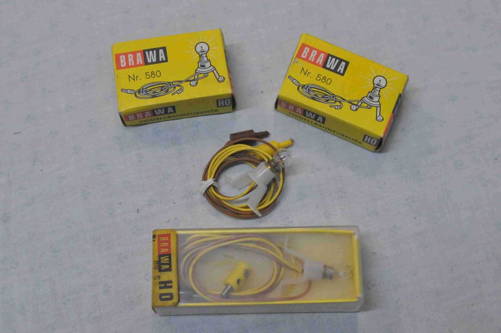HO - Lampadas com casquilho 19 volts BRAWA ref 580