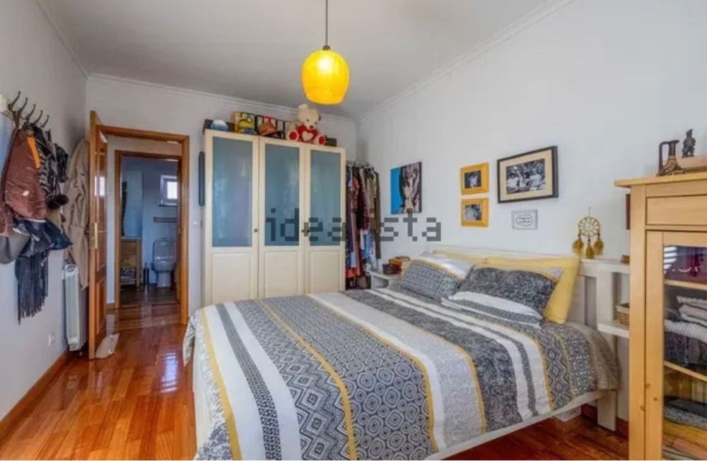 Apartamento T4 duplex com terraços e garagem
