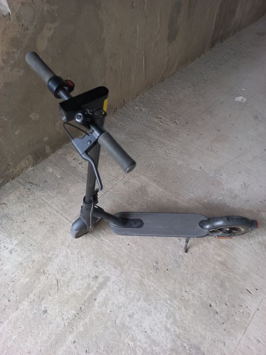 Електросамокат Xiaomi Mi Electric Scooter Essential Black