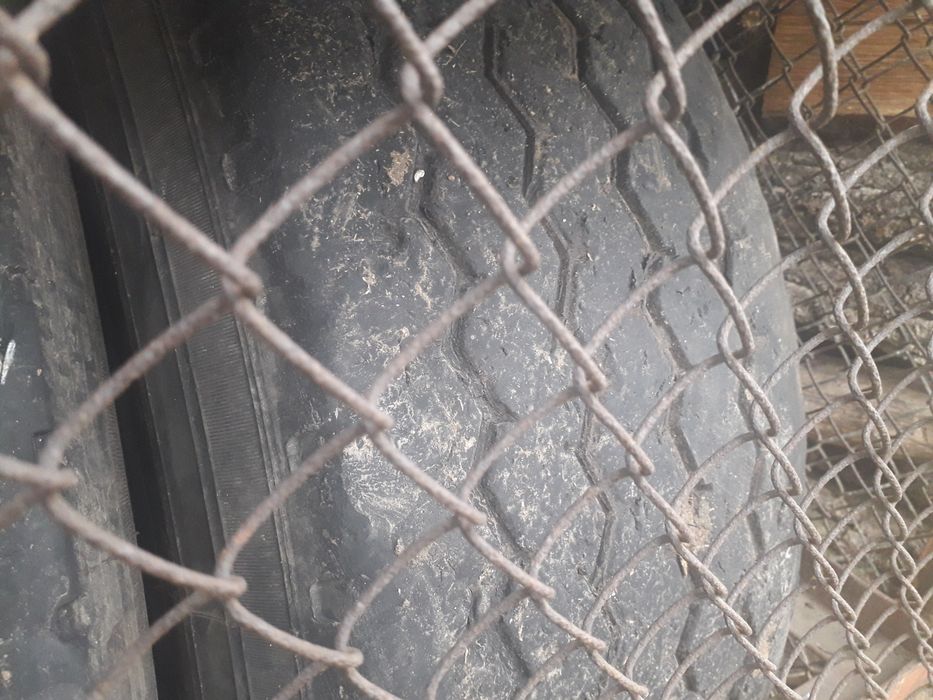 Продам    шини               .