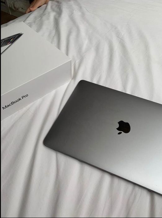 MACBOOK PRO 2020 c Touch Bar 13” i5 2Ghz até 3,8Ghz, 1TB SSD COMO NOVO