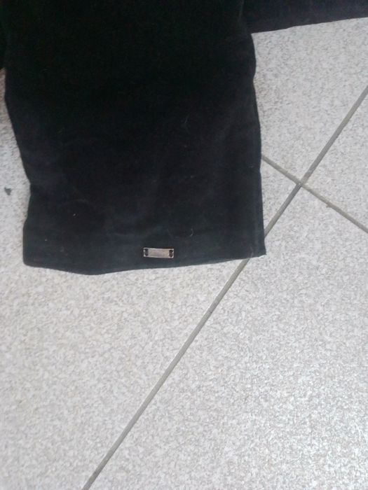 Botas pretas em camurça