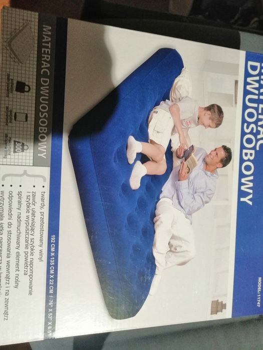 Materac dwuosobowy.