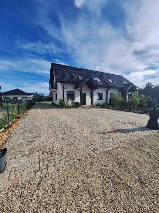 Bliźniak 130m² z klimatyzacją, garderobą i AGD | Ogród z EKO-podlewaniem | Jaworzyna Śląska