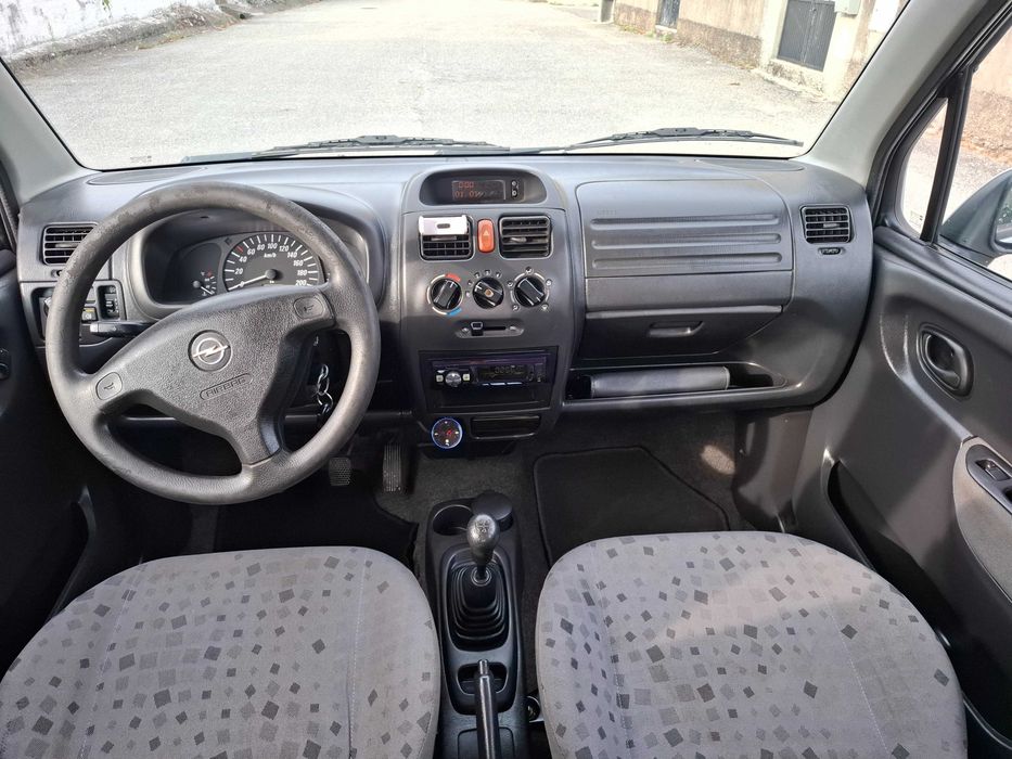 Opel agila motor 1.0 muito económico