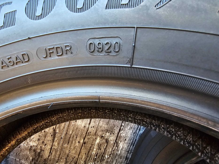 Sprzedam 2 opony 185/65 15" Goodyear letnie 90% 2020r