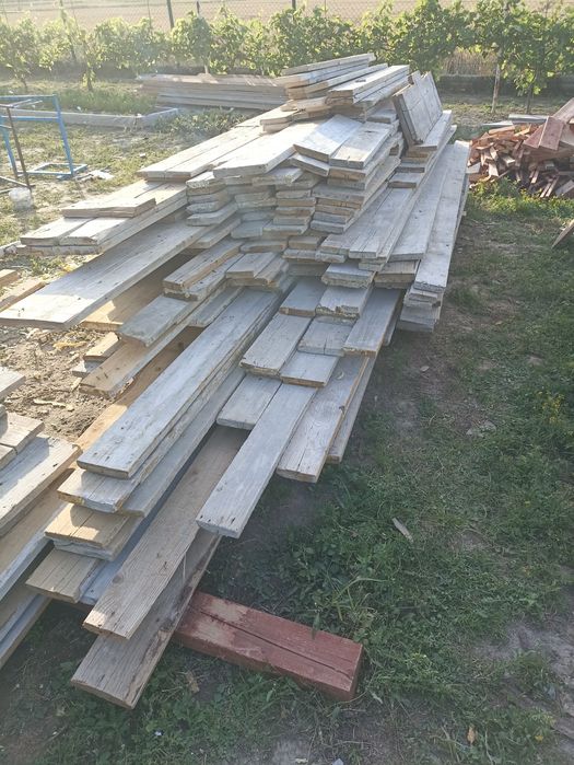 Stemple i deski budowlane, szalunki