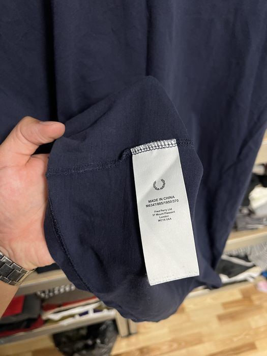 Футболка Fred Perry на лампасах