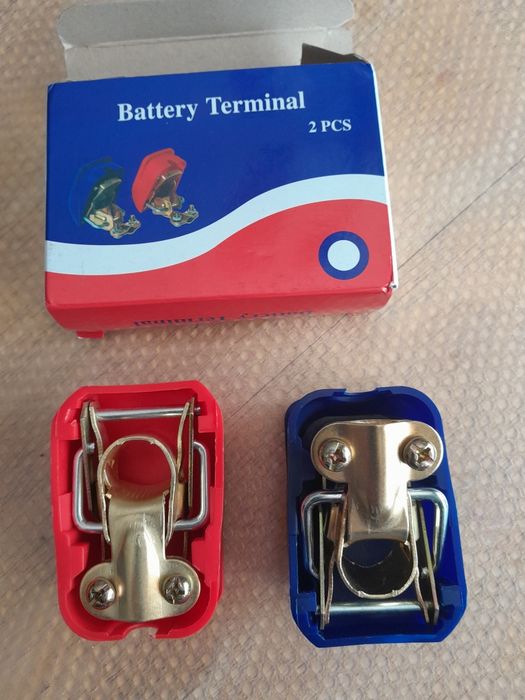 Terminais de bateria de pressão