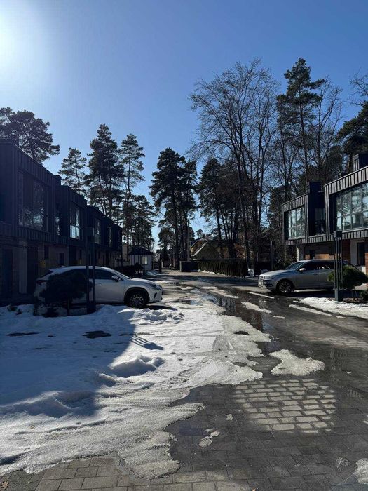 ПРОДАЖ котеджу у центрі с.Брюховичі, 135м2, центральні комунікації