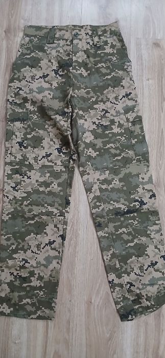 Форма піксель  на підлітка