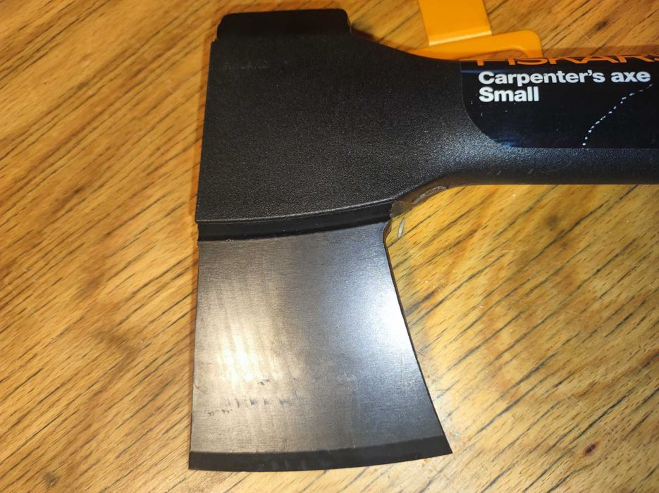 Siekiera Fiskars carpenter's axe small