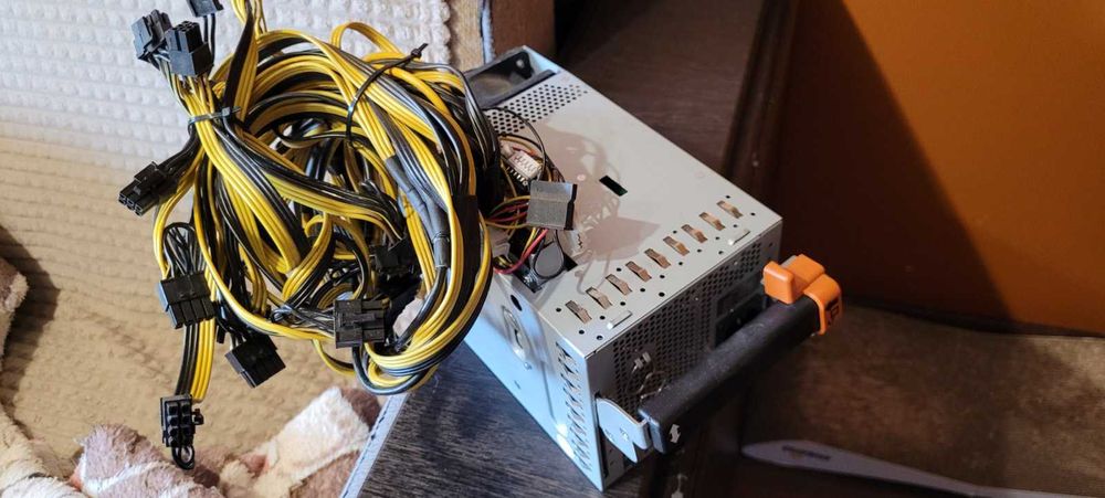 Блок живлення Emerson 1975w