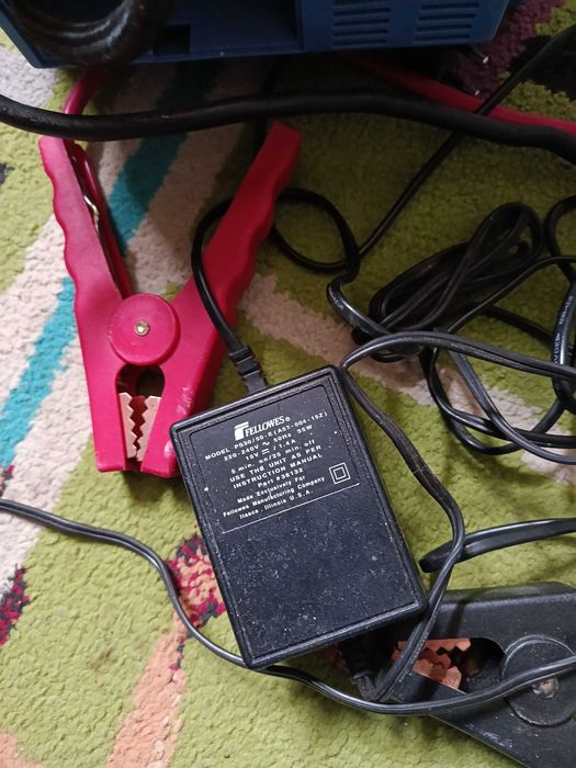 Starter rozruchowy jump starter 12 V 900A