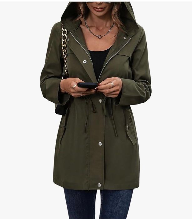 Куртка вітровка жіноча