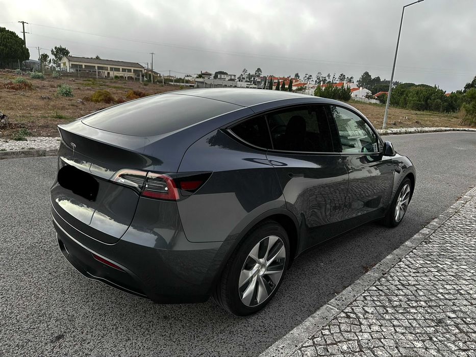 Tesla Mod Y 2023 — photo 2