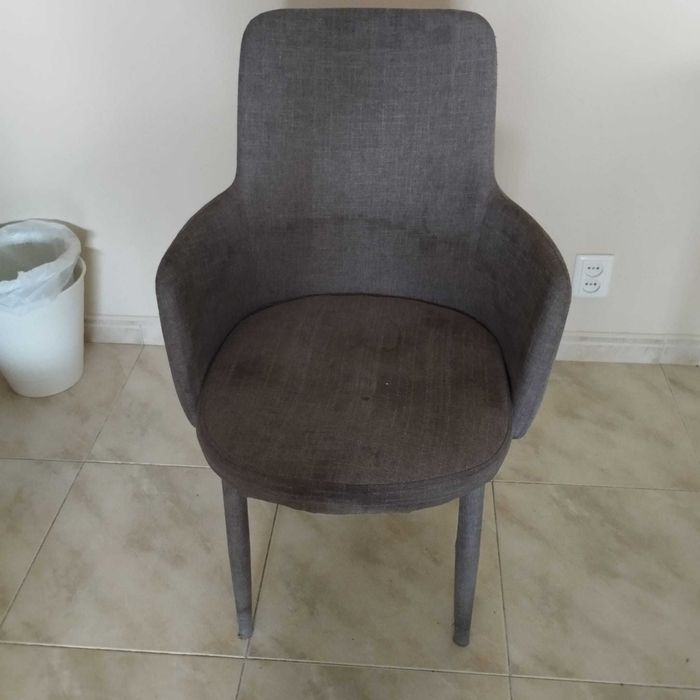 7 Cadeiras alcochoadas cinzentas