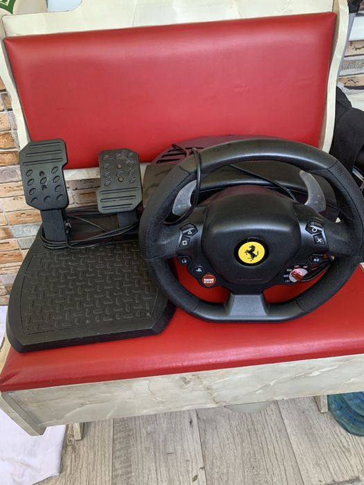 Руль та педальний блок Thrustmaster