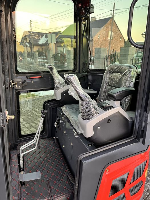 Minikoparka SANMAR S-M12S kubota,zwolnice,skretne ramie,kabina