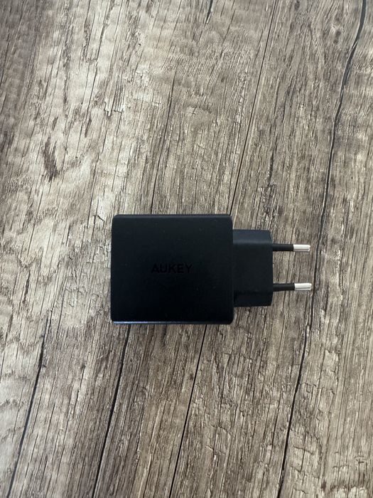 Carregador Aukey USB C 18W