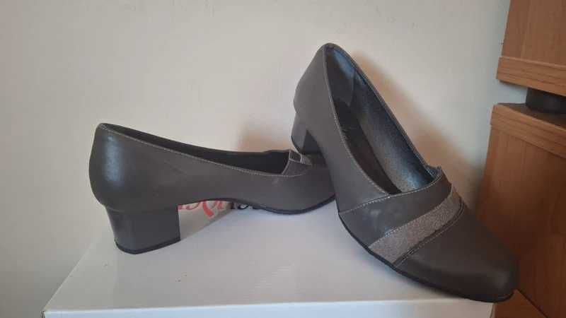 Buty czólenka 39 skórzane