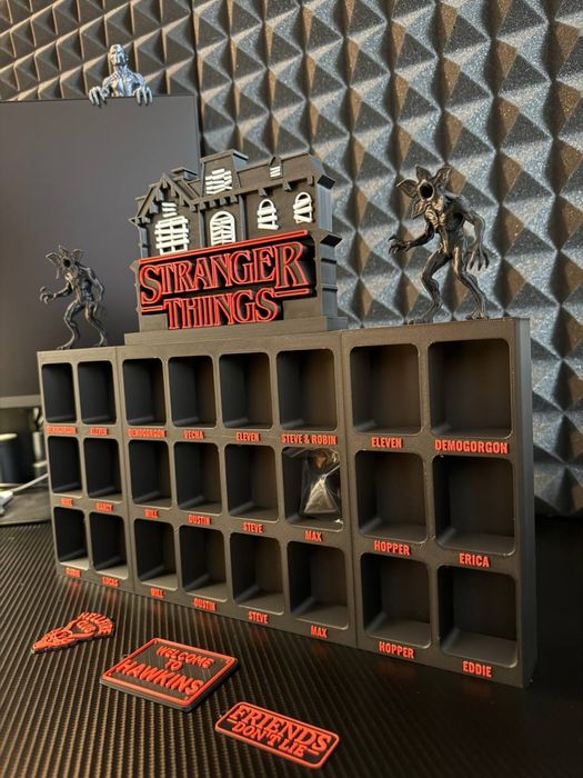 Підставка поличка для фігурок stranger things kinder