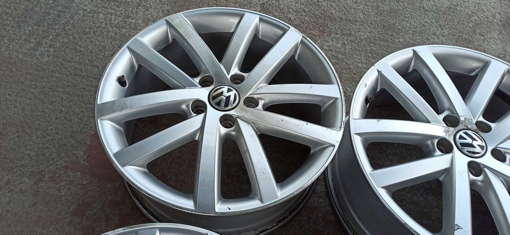 VW GOLF V VI VII 5K0 TOURAN 7,5x18 ET51 OE Vancouver