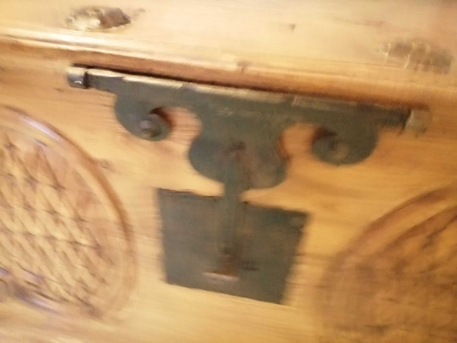 Arca de madeira clássica