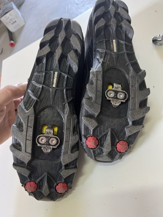 Sapatos Shimano SPD + Pedais Shimano SPD BTT – Tamanho 43