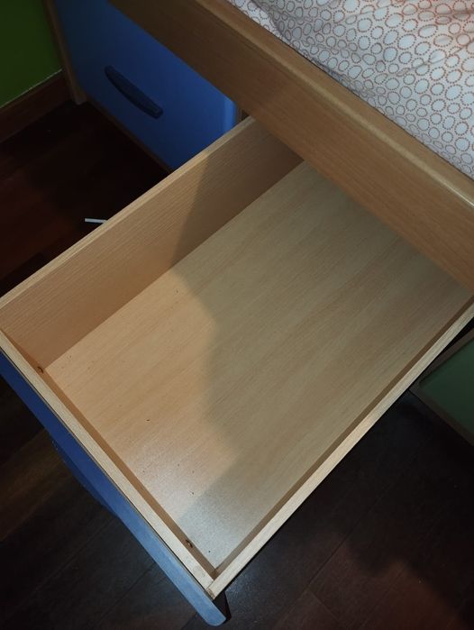 Cama com 4 Gavetas