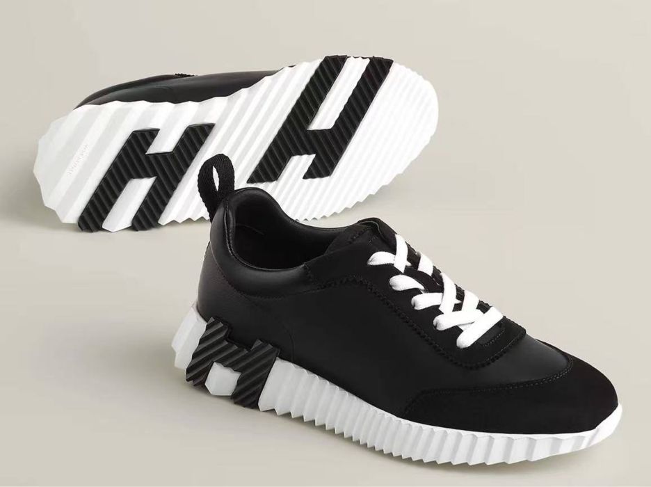 Жіночі брендові кросівки