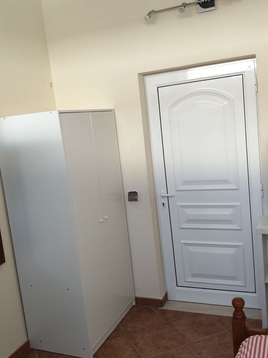 Alugo quarto para longa temporada