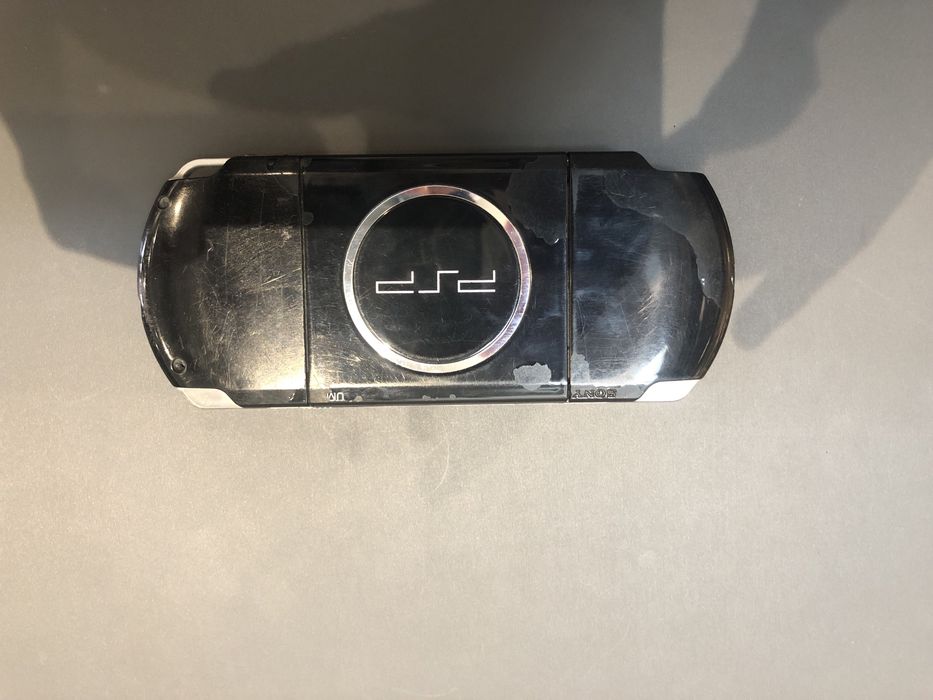 Psp 3000 destravada (com carregador original + adaptador)