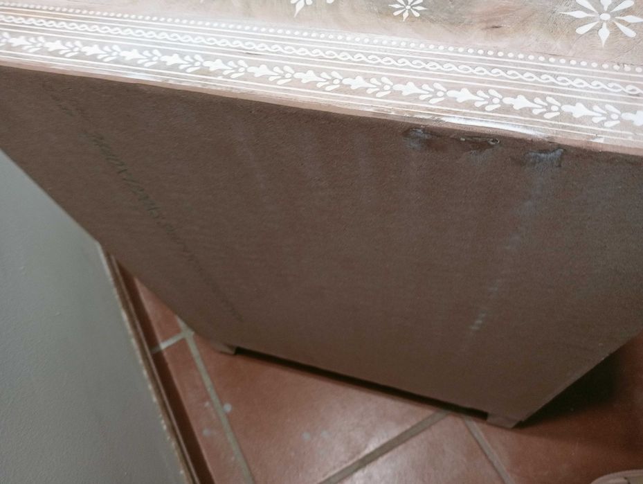 Duas mesinhas de cabeceira