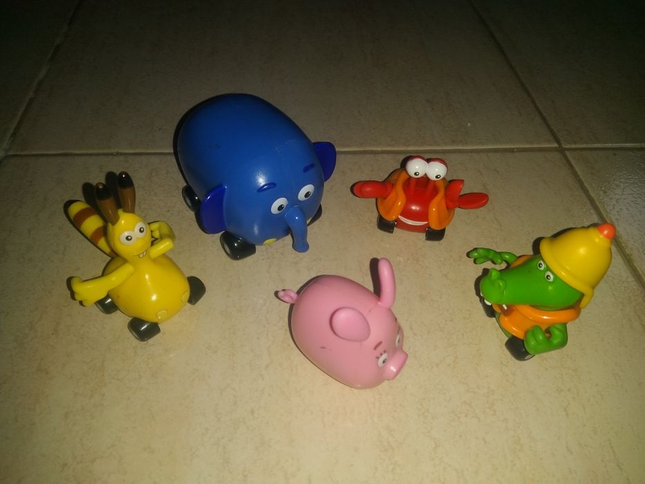 Figuras/bonecos de "Selva sobre rodas" para brincar ou colecionar
