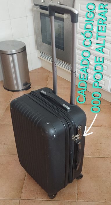 MALA CABINE 4 RODAS E CADEADO CÓDIGO.  Viagens Casa Arrumação Férias .