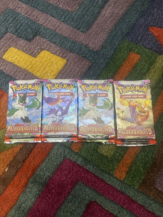 Karty Pokemon 4x booster Paldea Evolved Scarlet&Violet