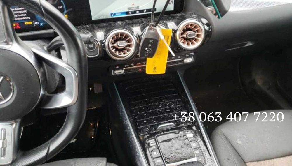 Двері дверь дверка Mercedes EQA GLA 247 H247 W247